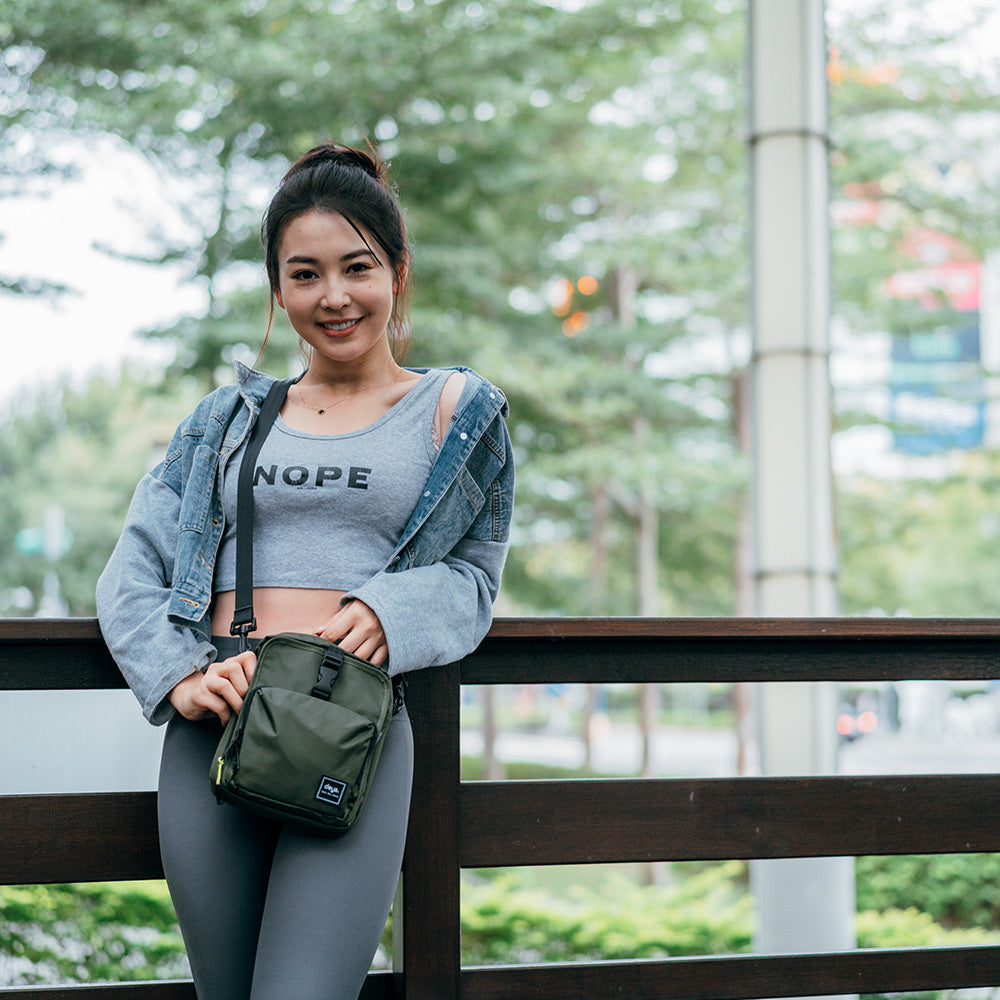 value lightweight functional crossbody bag - Olive Green